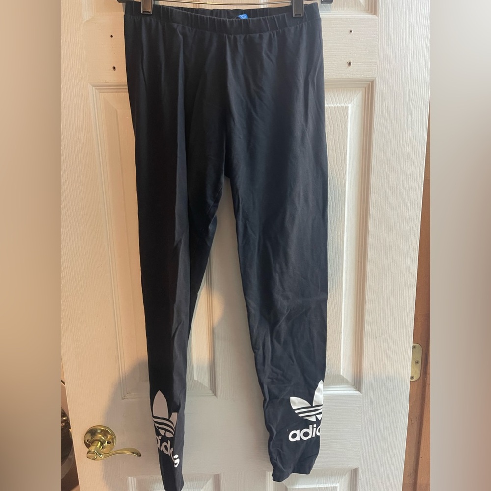 Medium adidas leggings